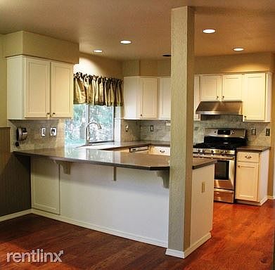 4th image of 10807 202nd Avenue Ct E