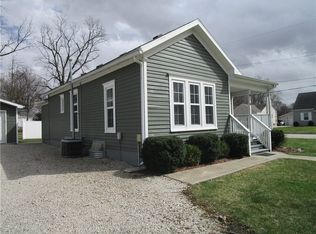 414 Maple St, Pana, IL 62557