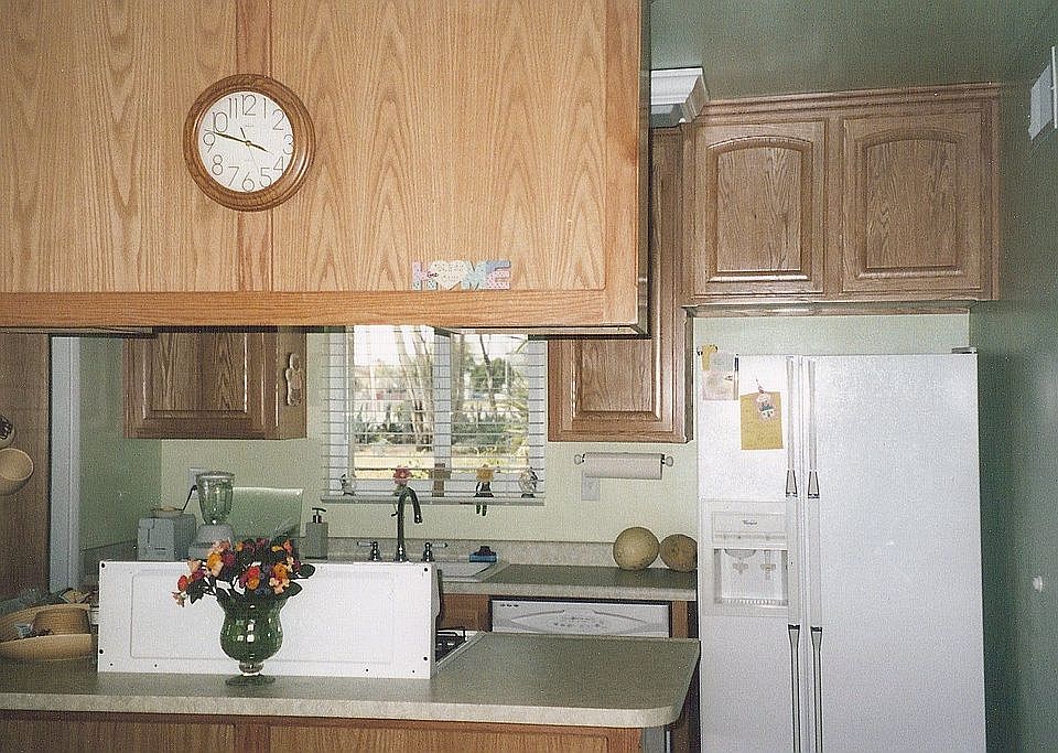1st image of 9219 Poplar Ave