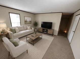184 Lakeshore Cir, Oxford, MI 48371