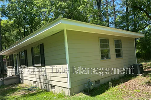 1308 Airport Ln SW Photo 1