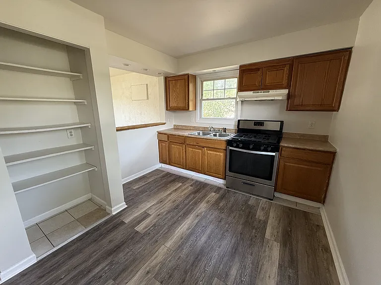 207 N Central Ave — Photo 3