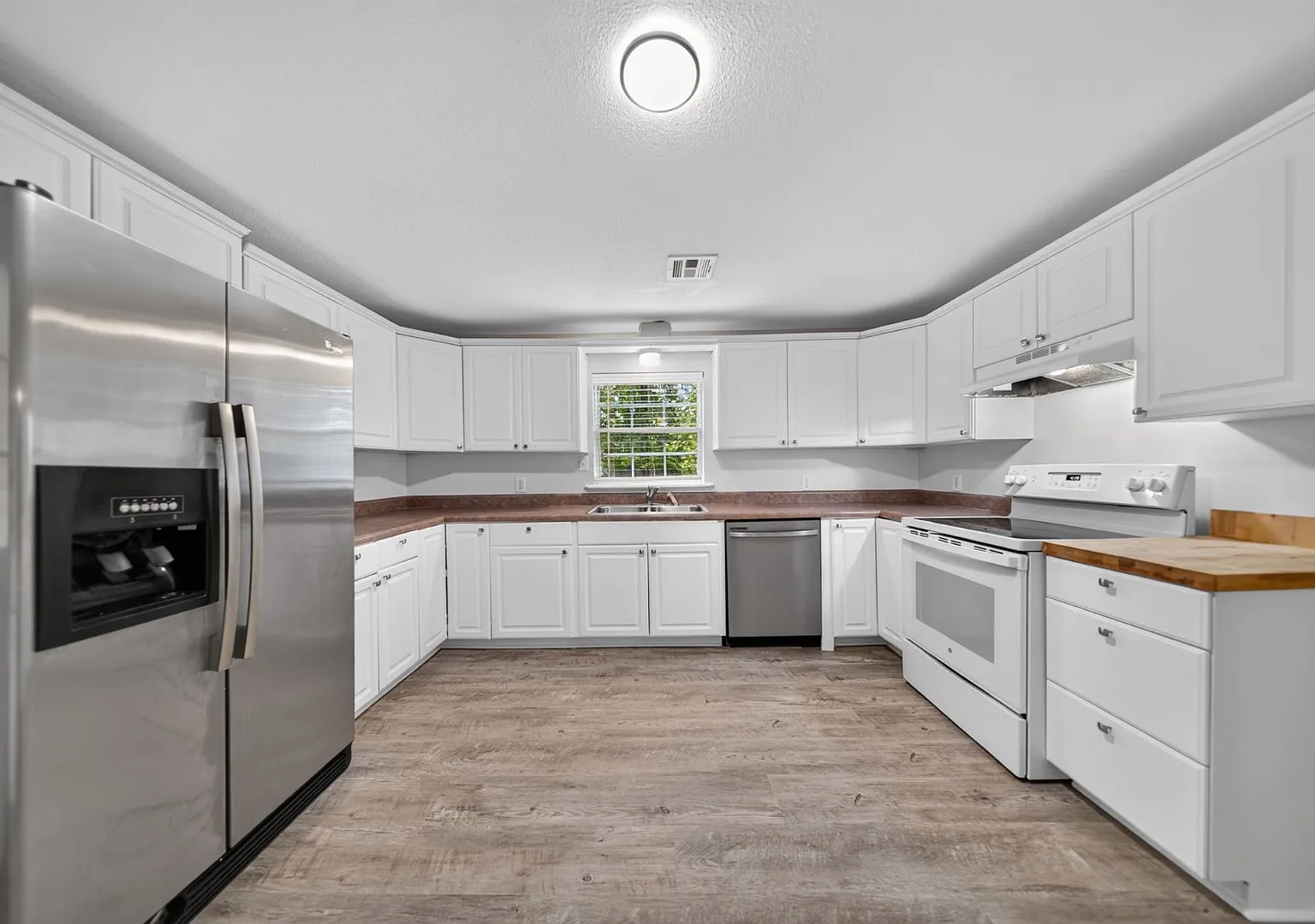 1012 N Sioux Ave — Photo 4
