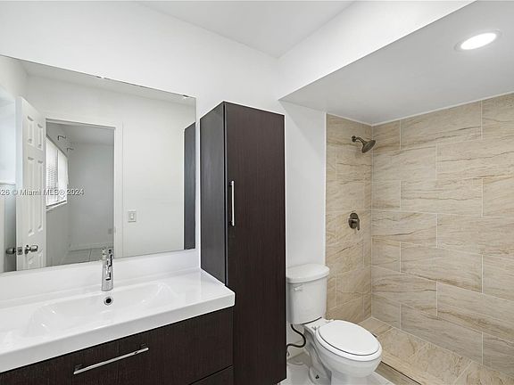 5th image of 1885 NE 121st St APT 7
