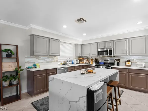 121 Golf Range St, Las Vegas, NV 89145