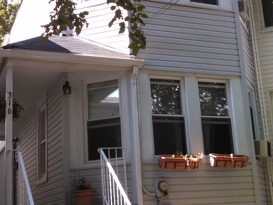 1st image of 318 Taylor St