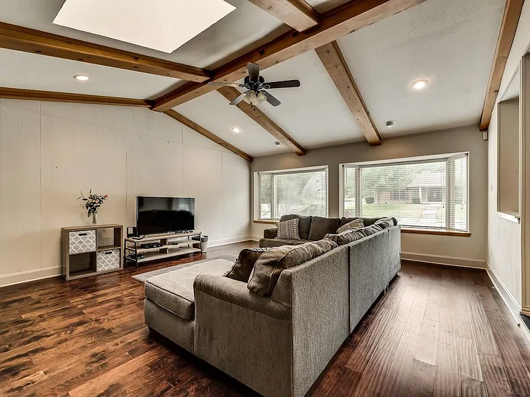 1623 Wisteria Way — Photo 4