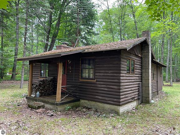 2nd image of 231 Dyer Rd