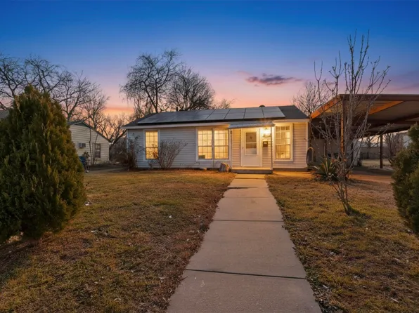 1704 Bell Ave, Blue Mound, TX 76131