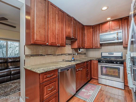 3rd image of 144 Emily Ln