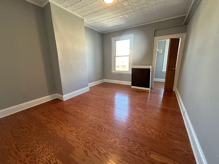 260 Webster Ave #B — Photo 5