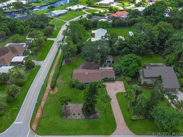 1023 NW Pine Lake Dr, Stuart, FL 34994