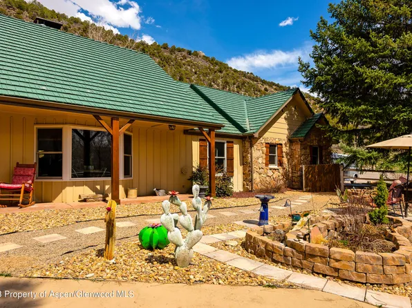 90 Rock Ledge Dr, Glenwood Springs, CO 81601