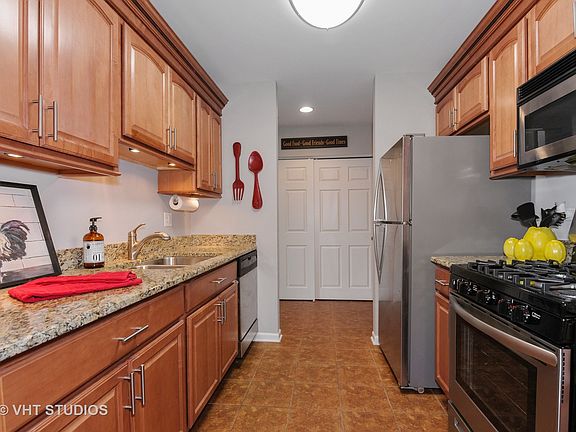4th image of 59 Hunt Club Dr #59