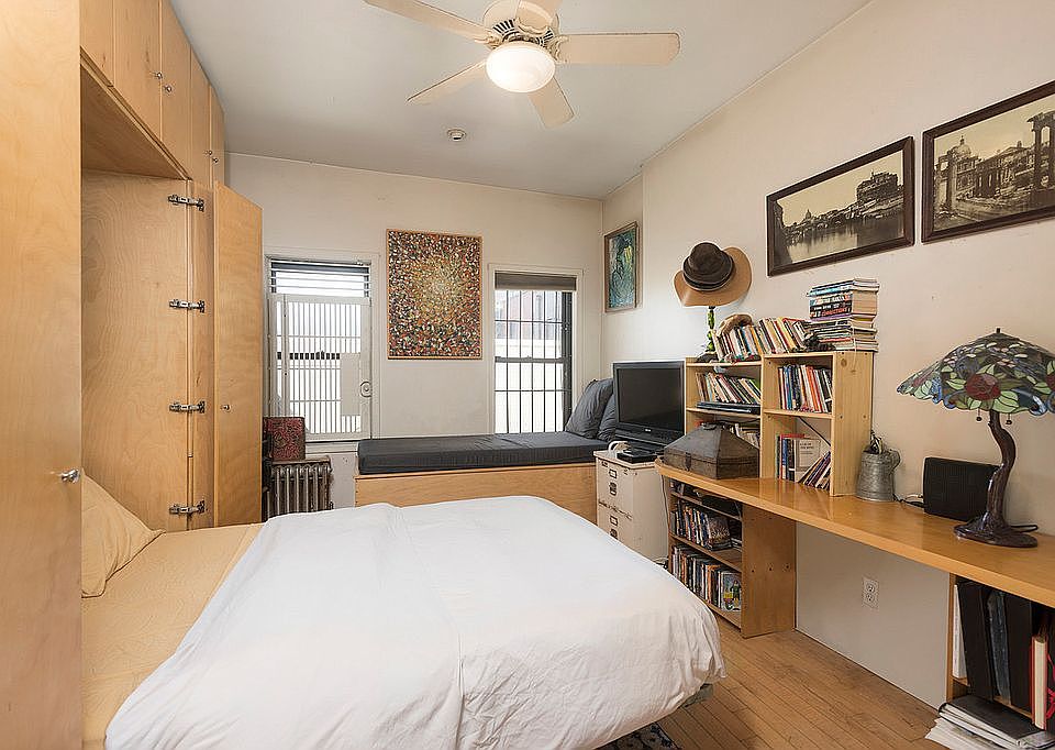 Bedroom with Murphy bed