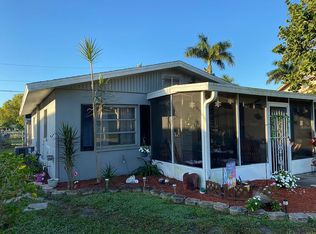 33 Glenmont Dr W, North Fort Myers, FL 33917