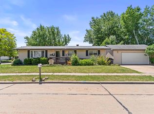 1602 Thornton Dr, Oshkosh, WI 54904