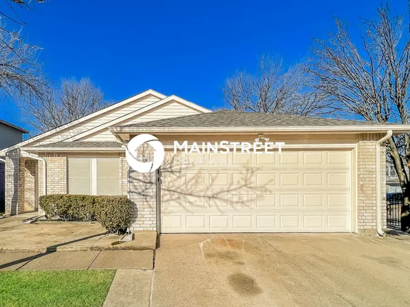 101 Crystalwood Dr, Mesquite, TX 75149