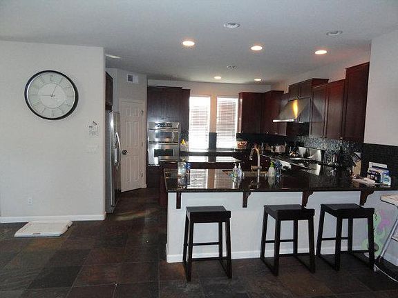 5th image of 821 Adeline Ave