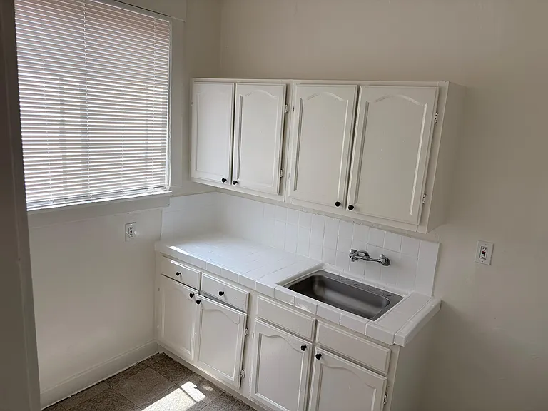 503 Union Dr — Photo 9
