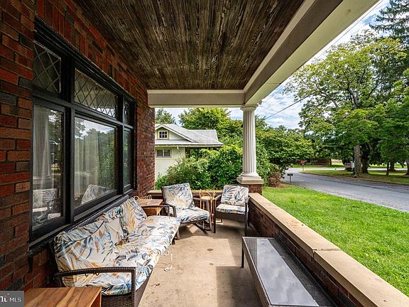3rd image of 711 Greenway Tc Ter