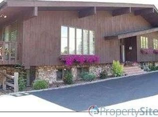 10S020 Lorraine Dr, Willowbrook, IL 60527