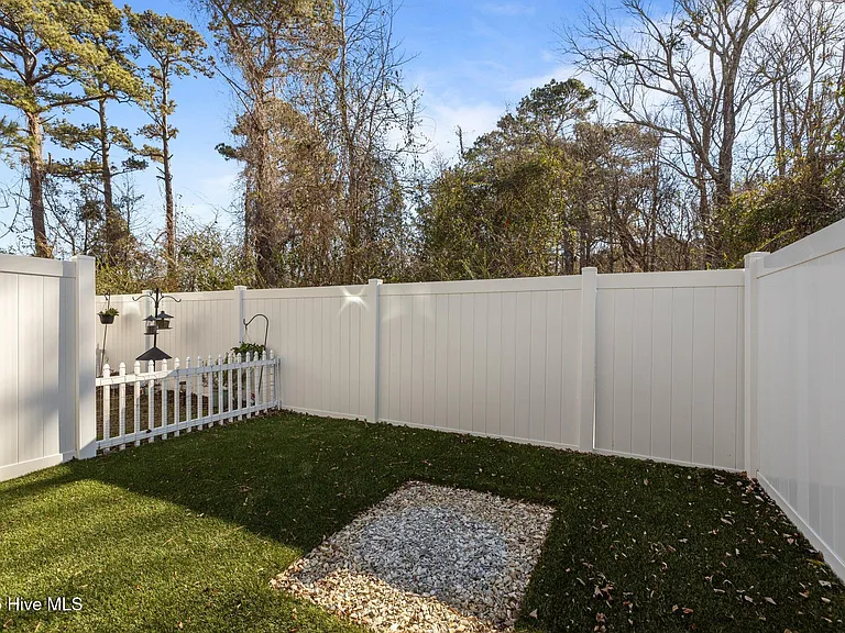 16 Catalina Cir #16 — Photo 16