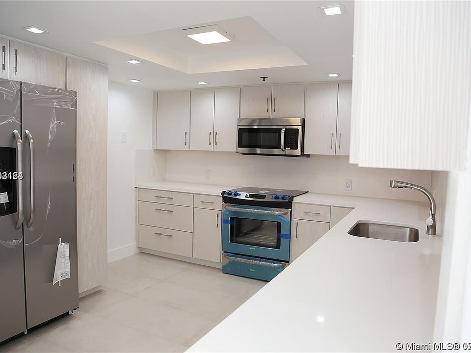 1st image of 1627 Brickell Ave APT 1605