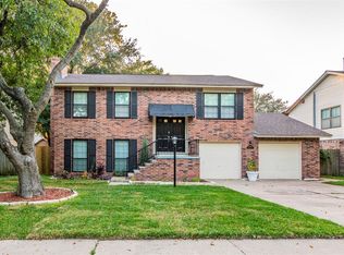 15314 Bratten Ln, Webster, TX 77598