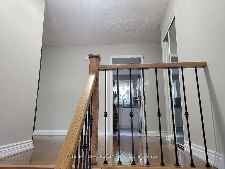 189 Rutherford Rd N #MAIN — Photo 8