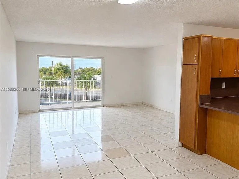 555 NE 123rd St #215-D — Photo 1