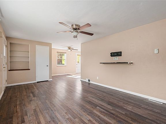 4th image of 1059 Connor Rd