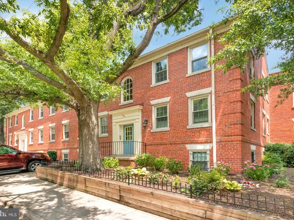 1307 E Abingdon Dr APT 4, Alexandria, VA 22314