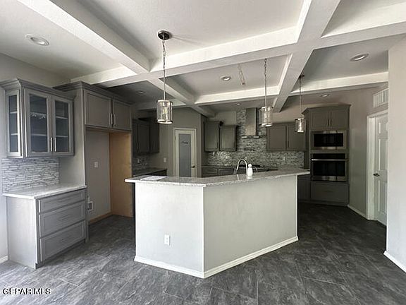 4th image of 1556 Westbourne Dr