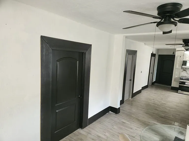 219 S Alabama Ave — Photo 13