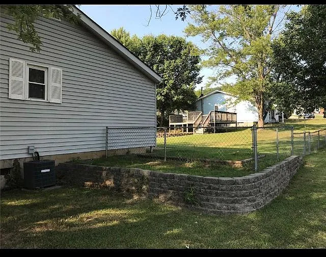 3982 Hawthorn Dr — Photo 11