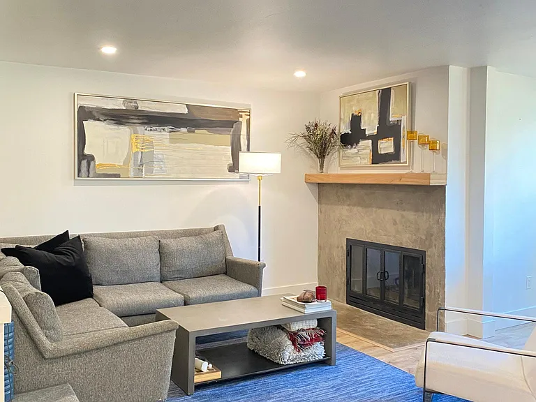 910 W Hallam St #1 — Photo 1