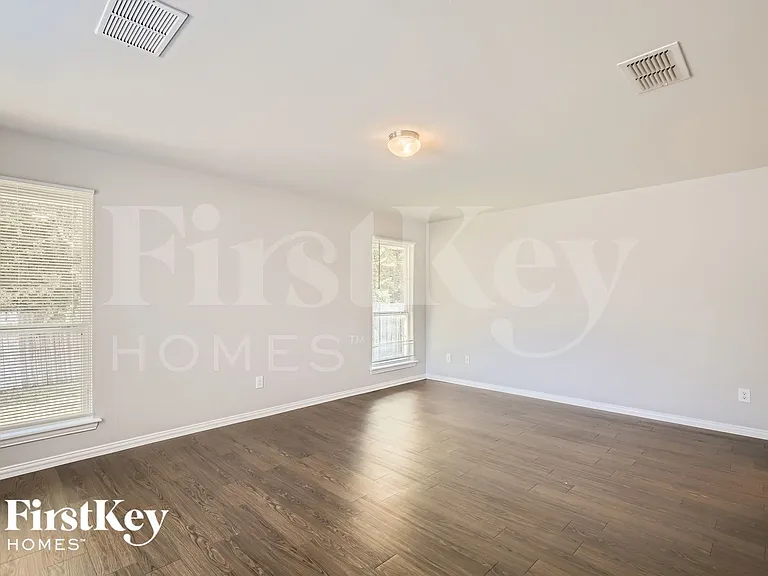 278 Meadowcrest Dr — Photo 11