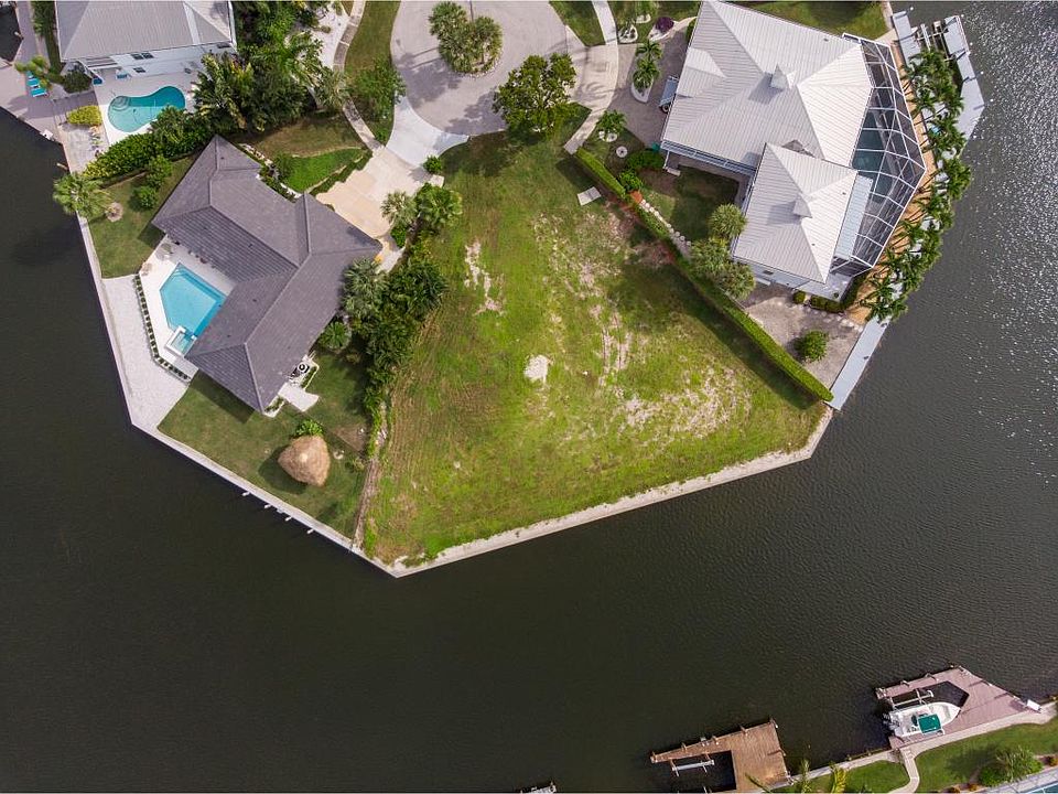 1st image of 240 Fiji Ct