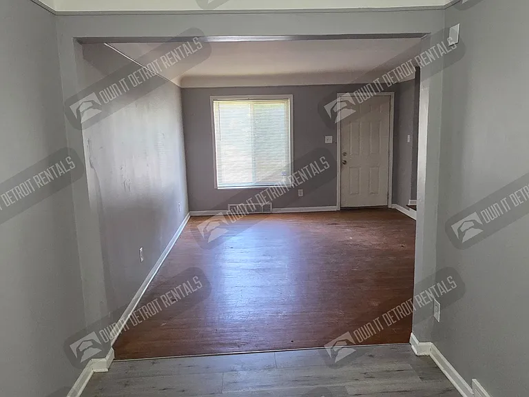 2944 Ewald Cir — Photo 4