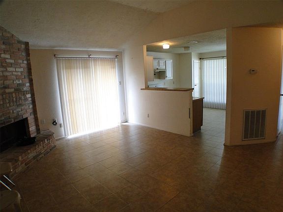 4th image of 5120 Beaverhill Dr