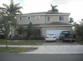 924 NW 204th St, Miami Gardens, FL 33169