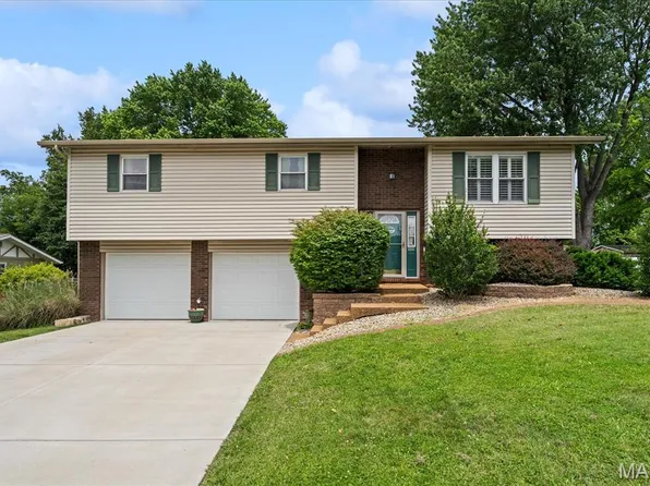 409 Chapel Dr, Collinsville, IL 62234