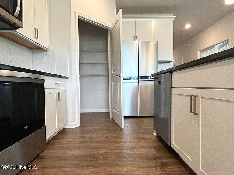 512 Ragapple Ln — Photo 12