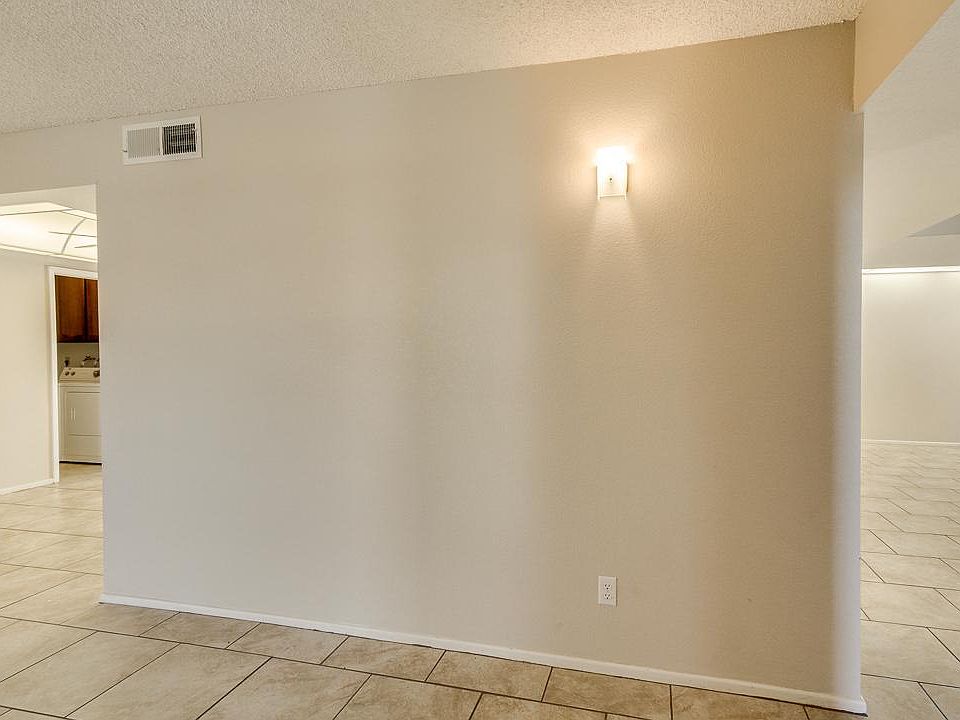 1st image of 1465 W Pampa Ave