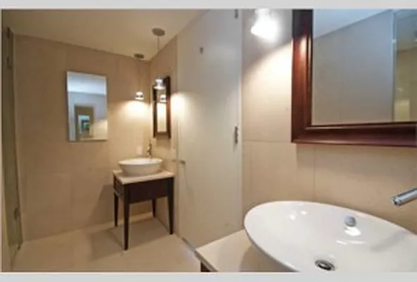 Sold by Avenue Real Estate | media 13