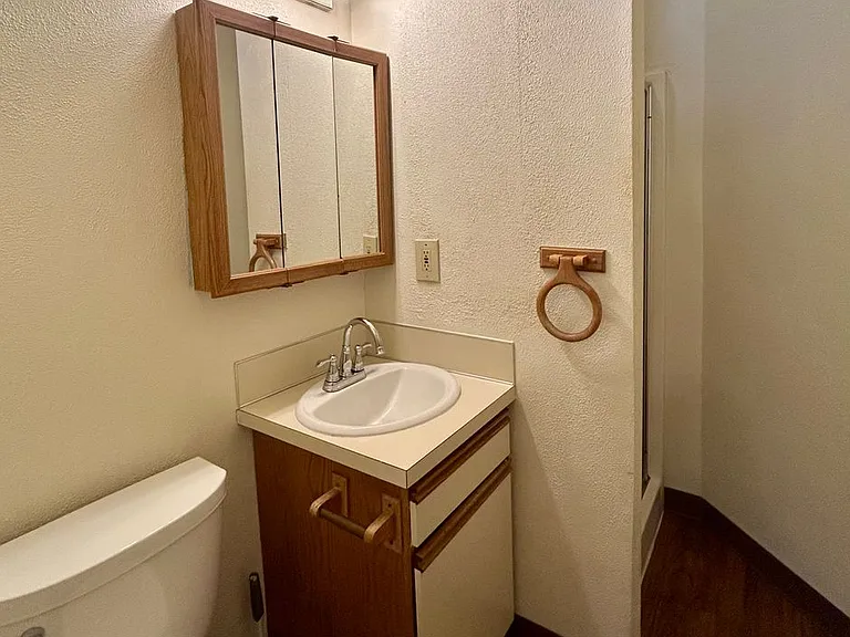 241 High St NE — Photo 18