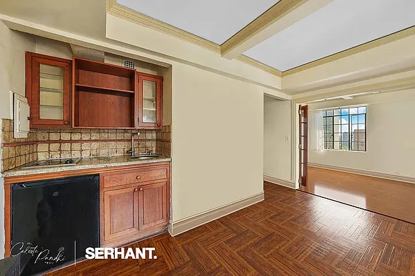 Rented by SERHANT. | media 28