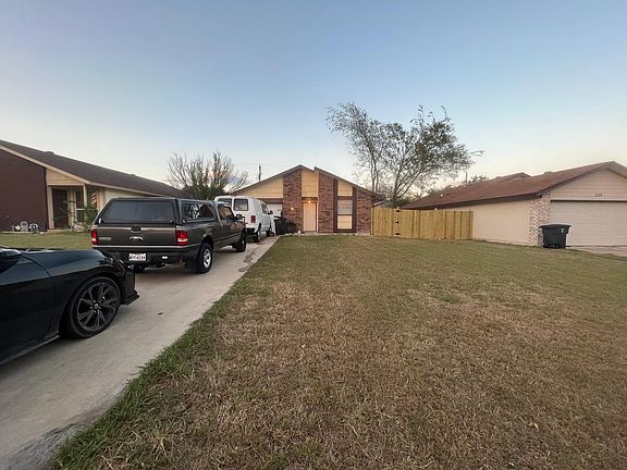 4th image of 2111 Creekwood Dr