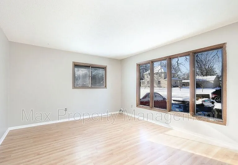3919 SW 3rd St — Photo 1
